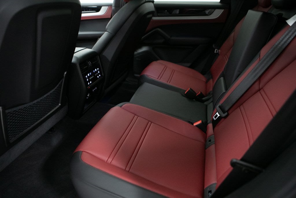 Thumbnail: 2026 Porsche Cayenne - 12