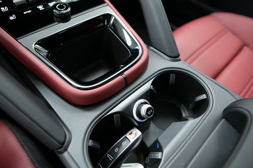 Thumbnail: 2026 Porsche Cayenne - 25