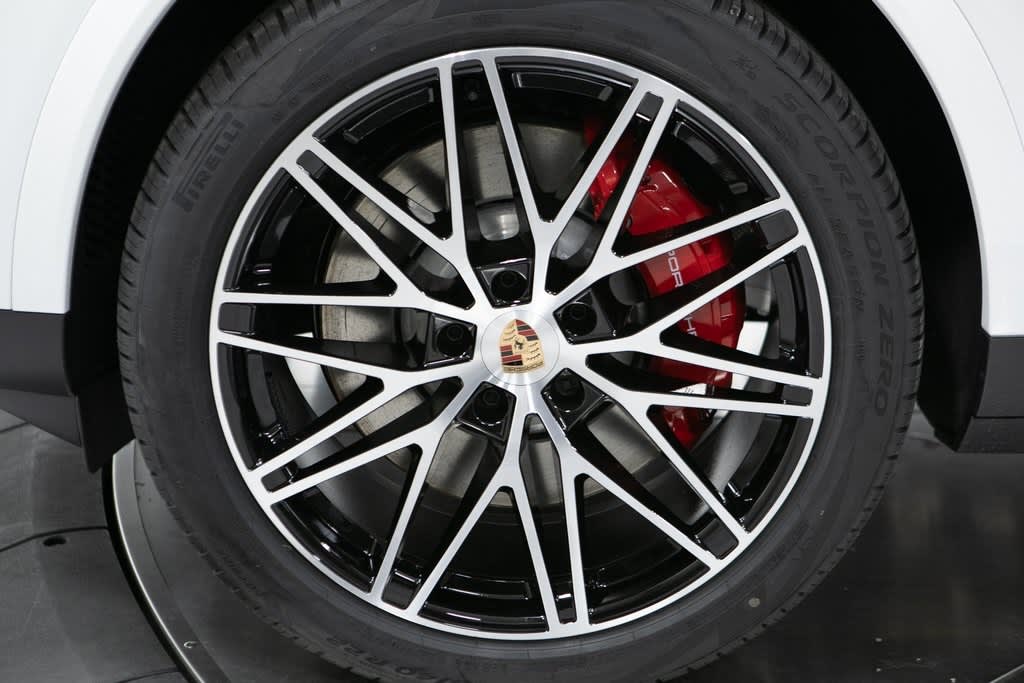 Thumbnail: 2026 Porsche Cayenne - 8