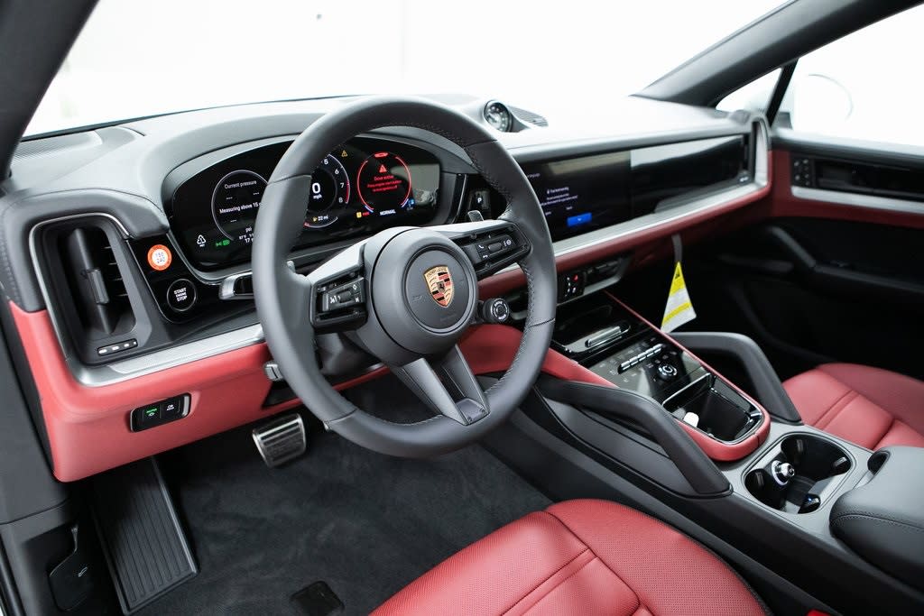 Thumbnail: 2026 Porsche Cayenne - 2