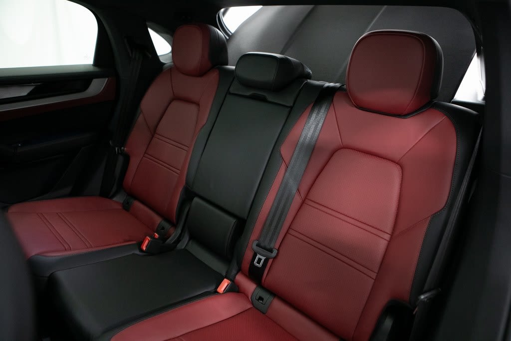 Thumbnail: 2026 Porsche Cayenne - 31