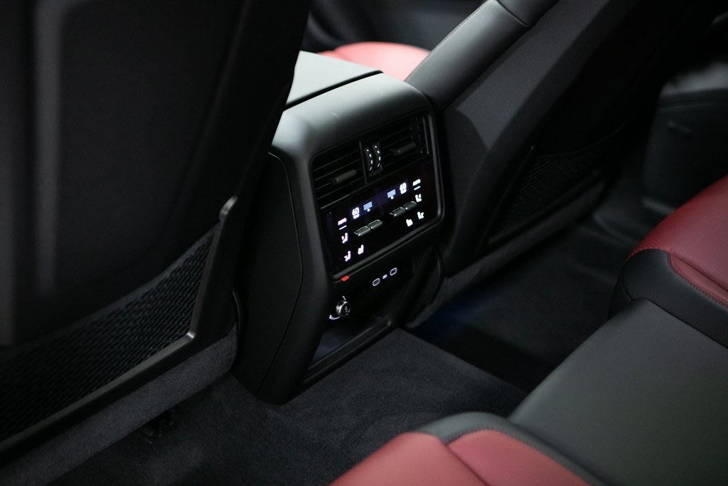 Thumbnail: 2026 Porsche Cayenne - 29