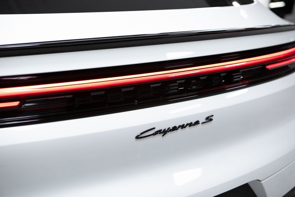 Thumbnail: 2026 Porsche Cayenne - 36