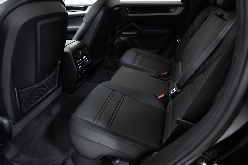 Thumbnail: 2026 Porsche Cayenne - 36