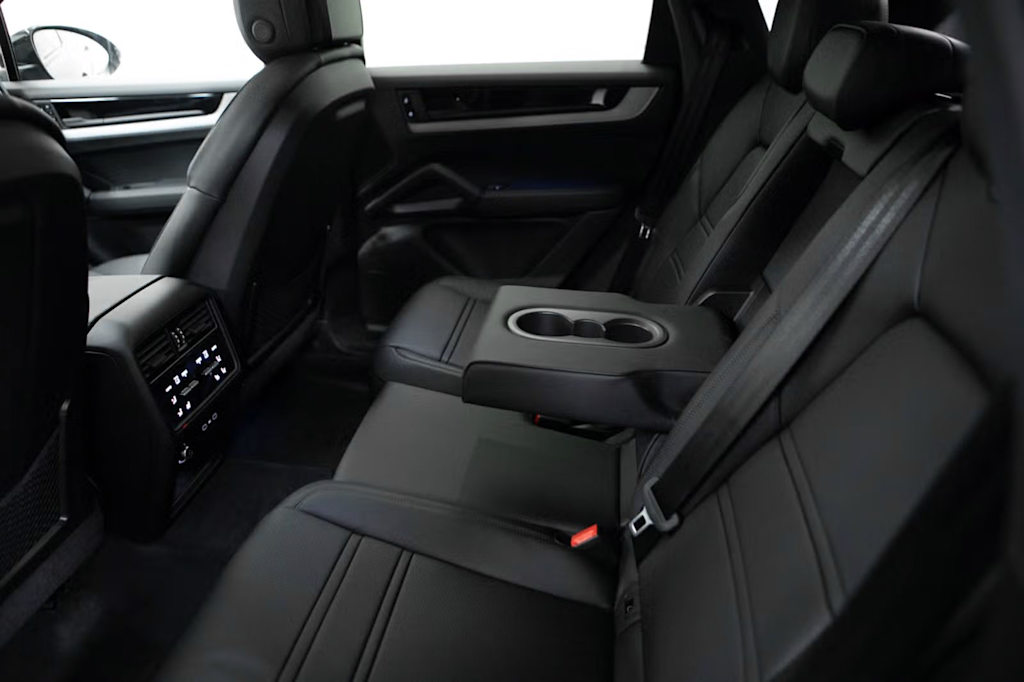 Thumbnail: 2026 Porsche Cayenne - 12
