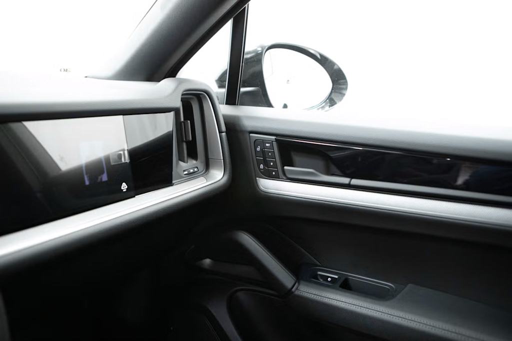 Thumbnail: 2026 Porsche Cayenne - 13