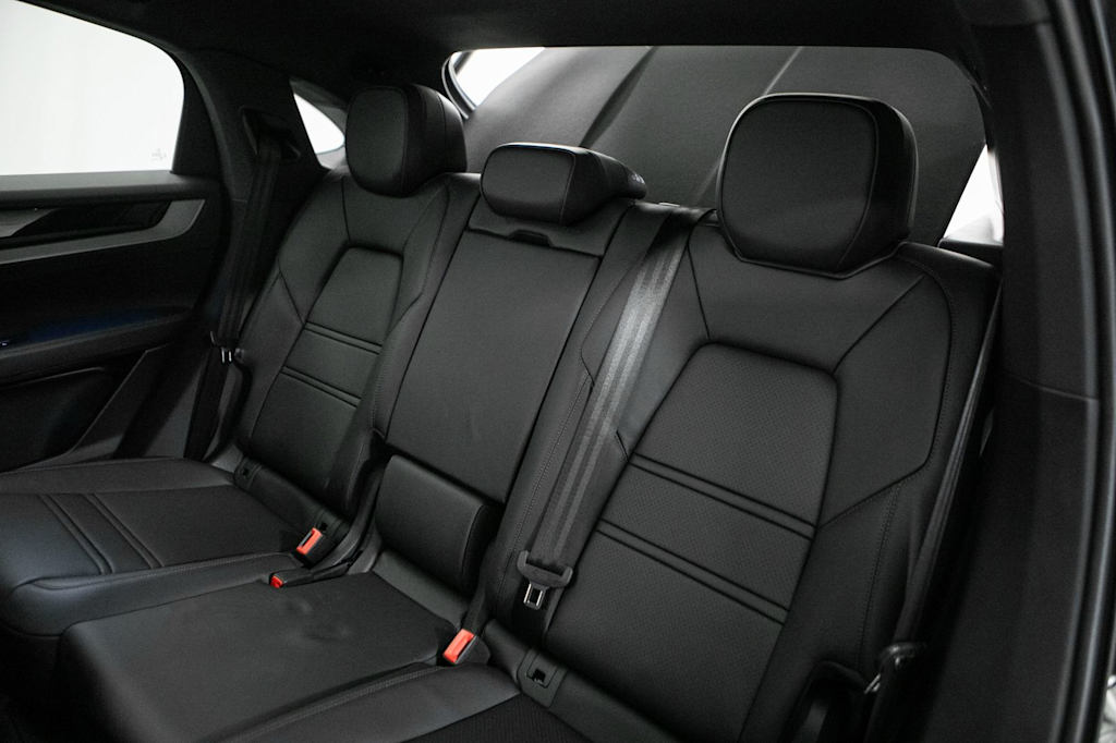 Thumbnail: 2026 Porsche Cayenne - 39