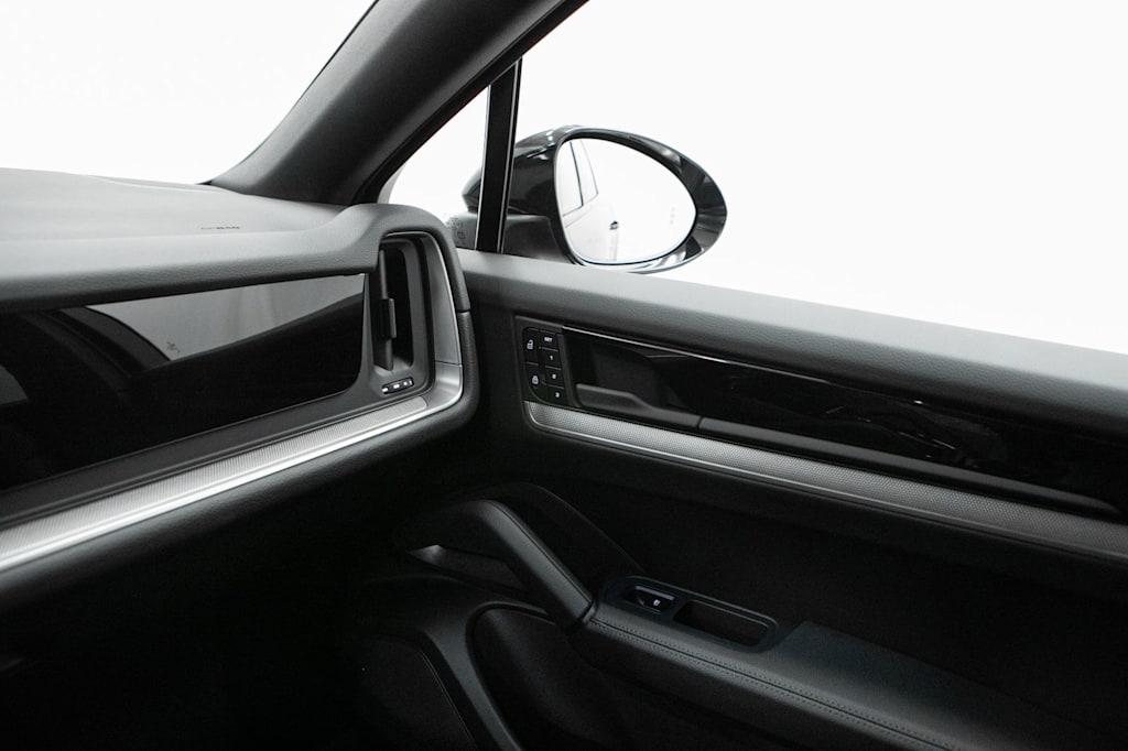 Thumbnail: 2026 Porsche Cayenne - 34