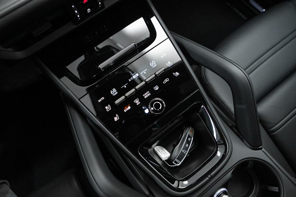 Thumbnail: 2026 Porsche Cayenne - 30