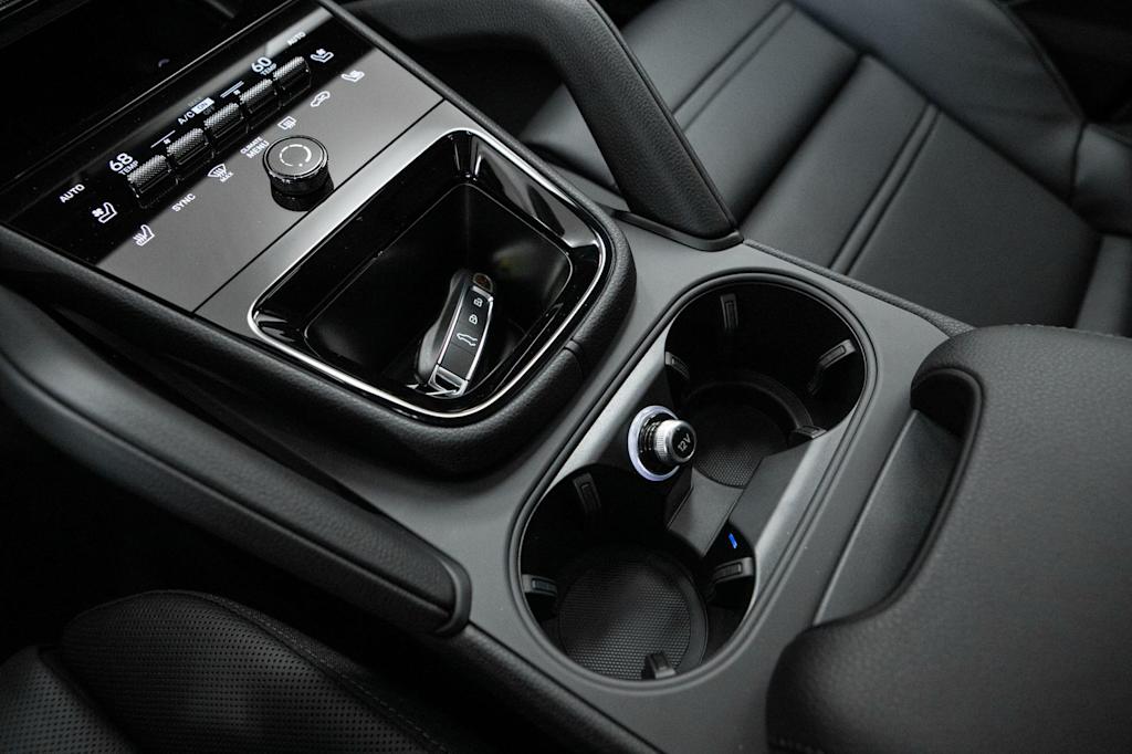 Thumbnail: 2026 Porsche Cayenne - 33