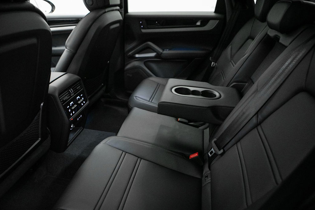 Thumbnail: 2026 Porsche Cayenne - 38