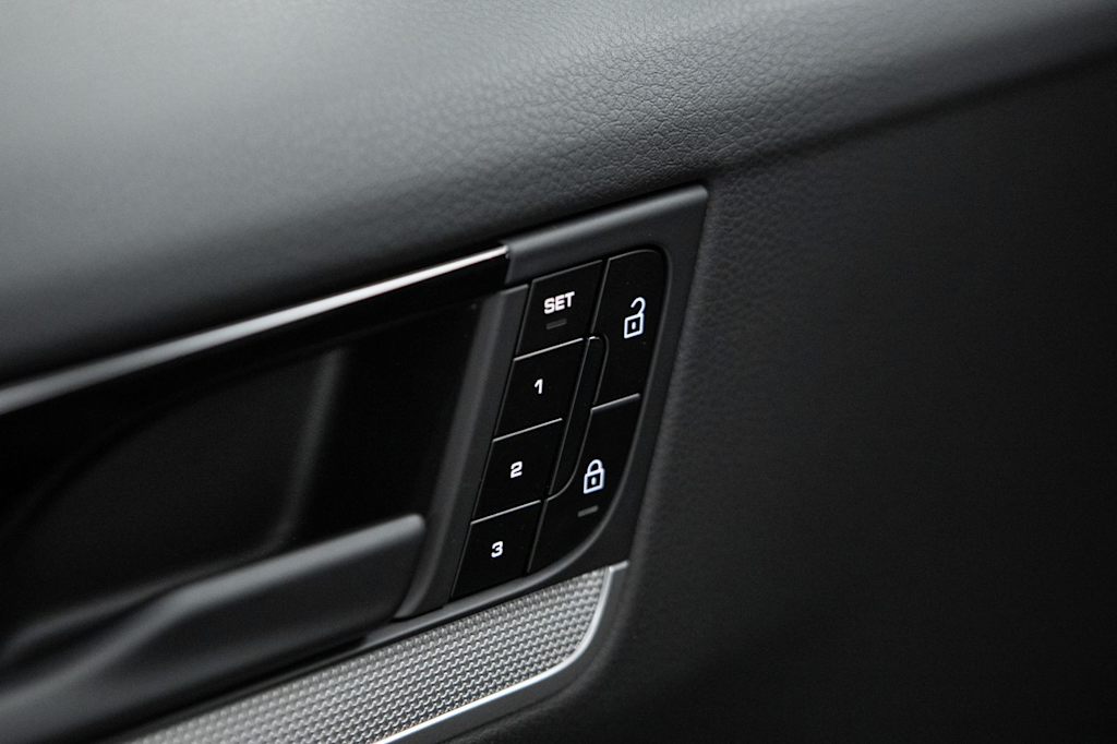 Thumbnail: 2026 Porsche Cayenne - 29
