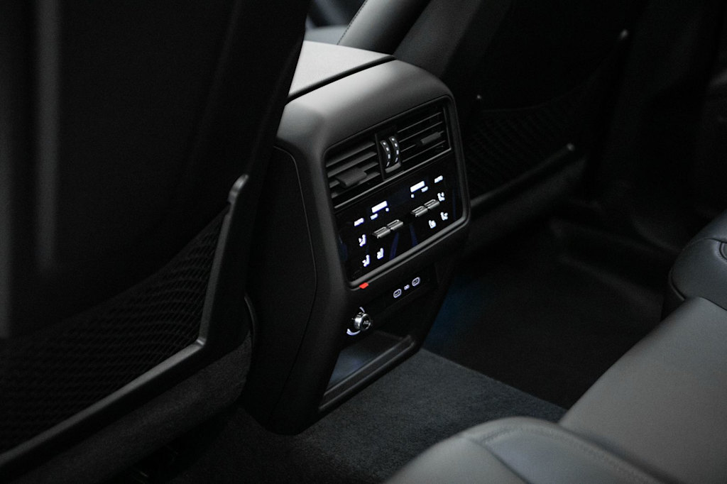 Thumbnail: 2026 Porsche Cayenne - 37
