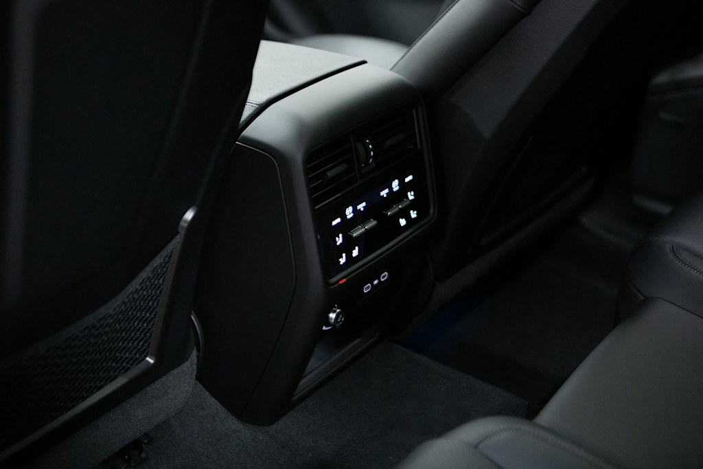 Thumbnail: 2026 Porsche Cayenne - 28