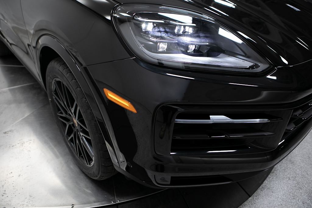 Thumbnail: 2026 Porsche Cayenne - 16