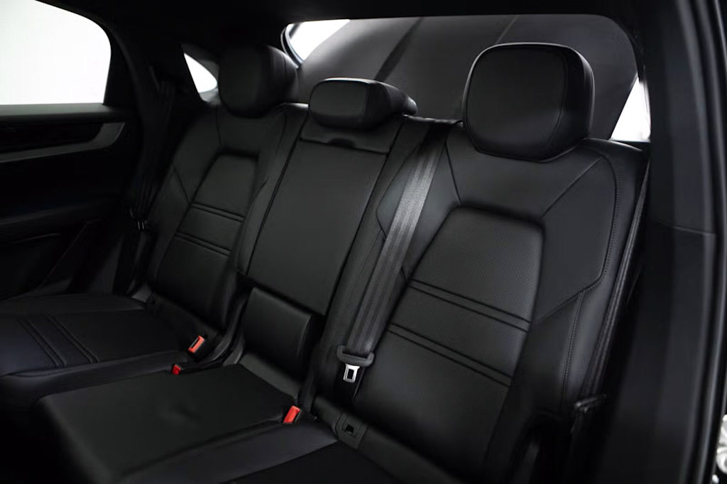 Thumbnail: 2026 Porsche Cayenne - 37