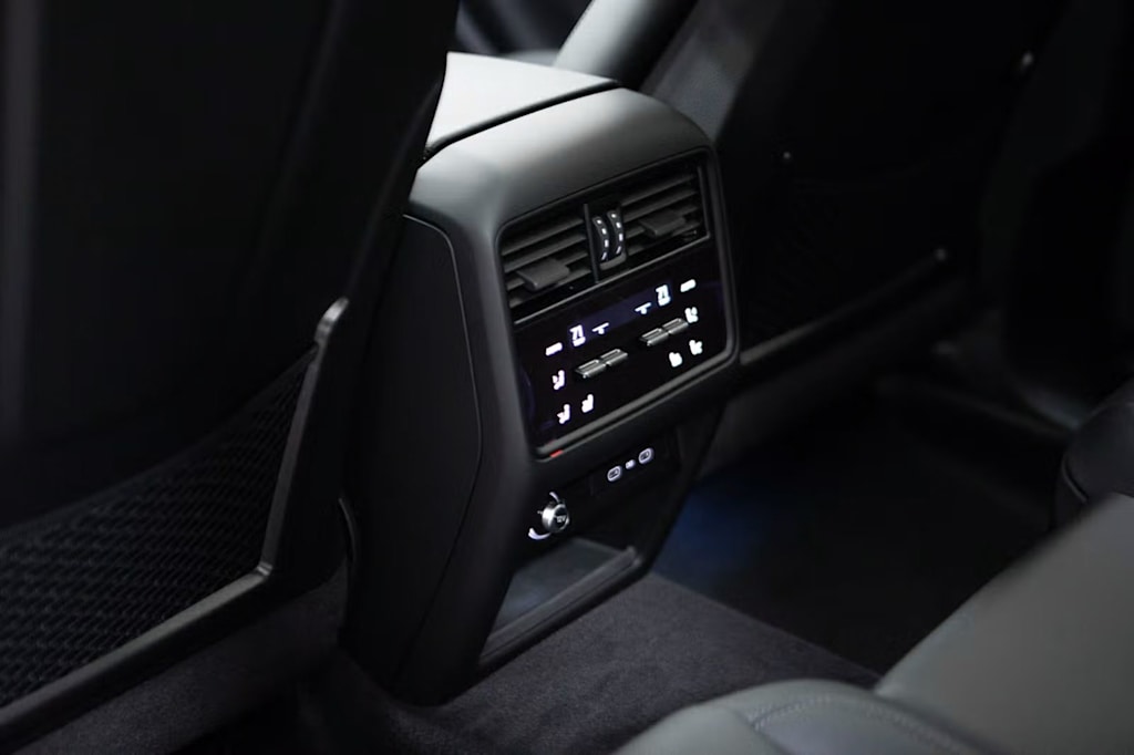 Thumbnail: 2026 Porsche Cayenne - 35