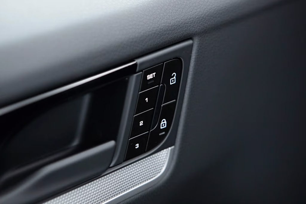Thumbnail: 2026 Porsche Cayenne - 28