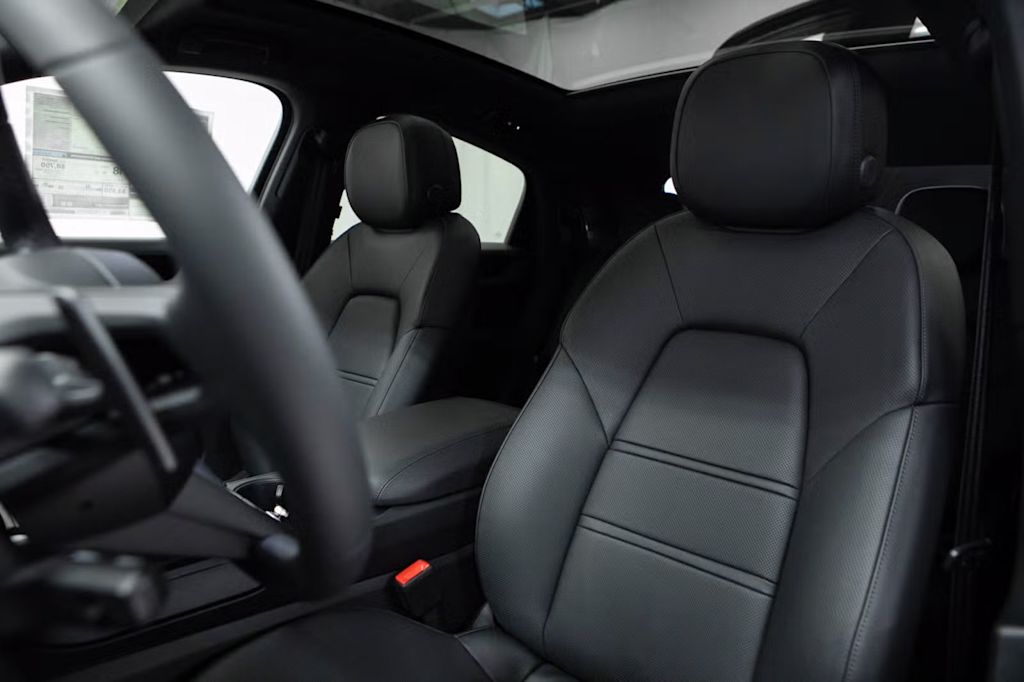 Thumbnail: 2026 Porsche Cayenne - 8