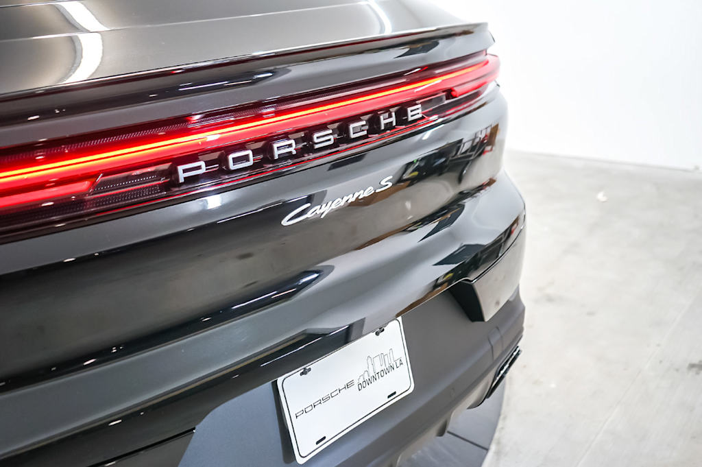 Thumbnail: 2026 Porsche Cayenne - 7