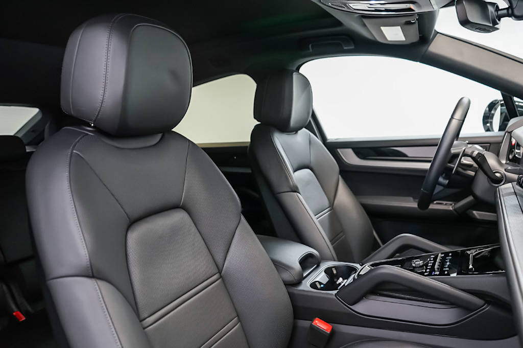 Thumbnail: 2026 Porsche Cayenne - 12