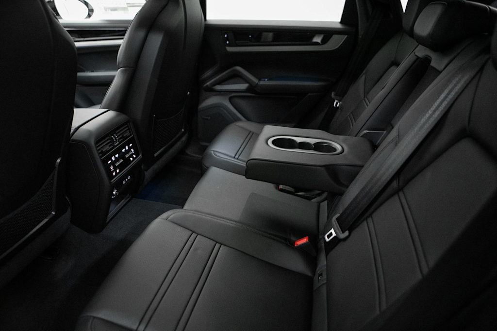 Thumbnail: 2026 Porsche Cayenne - 37