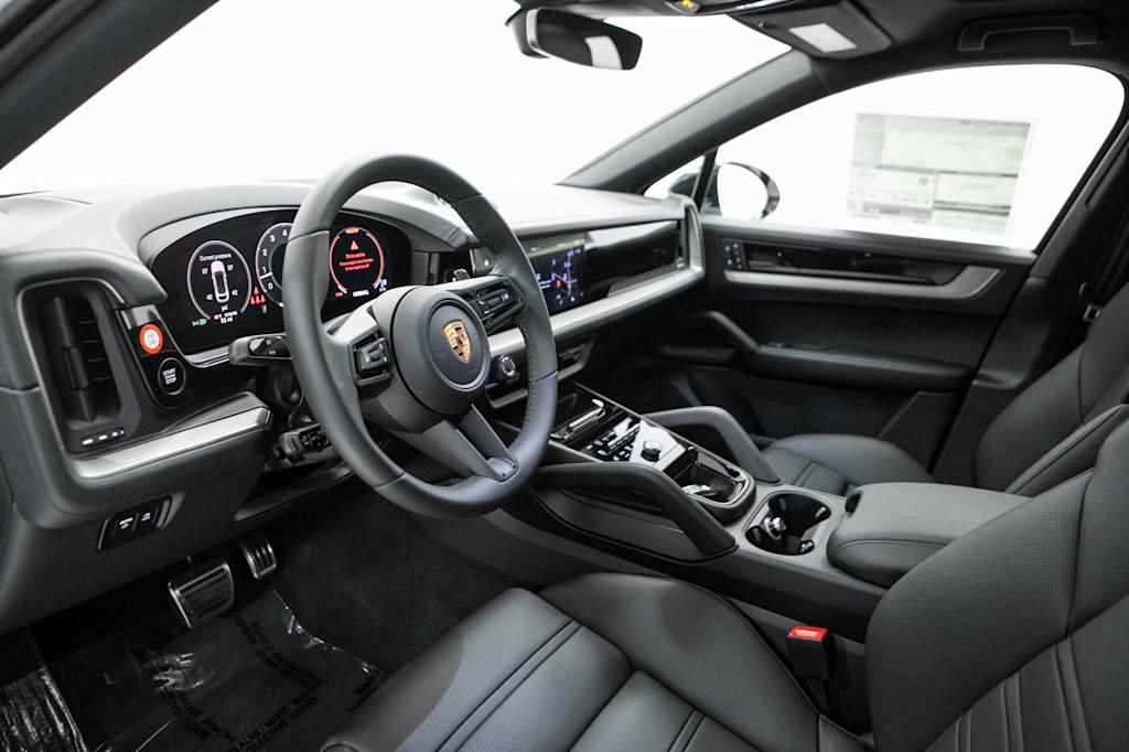 Thumbnail: 2026 Porsche Cayenne - 2