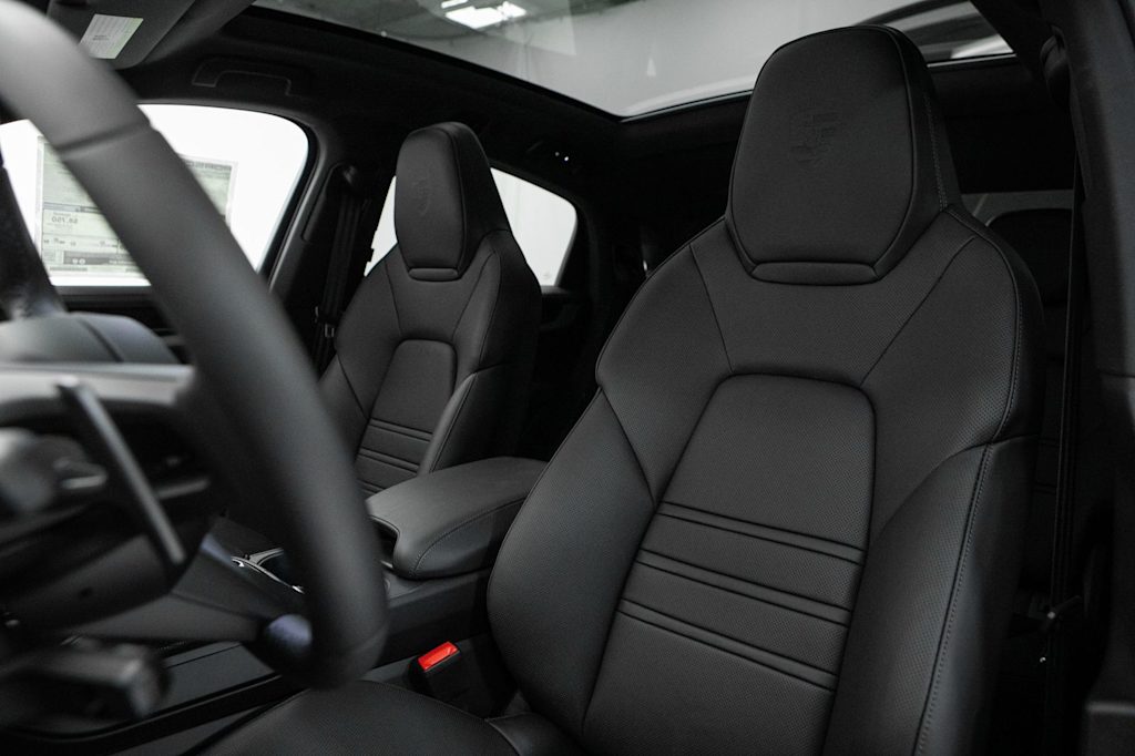 Thumbnail: 2026 Porsche Cayenne - 6