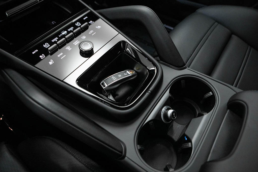 Thumbnail: 2026 Porsche Cayenne - 32