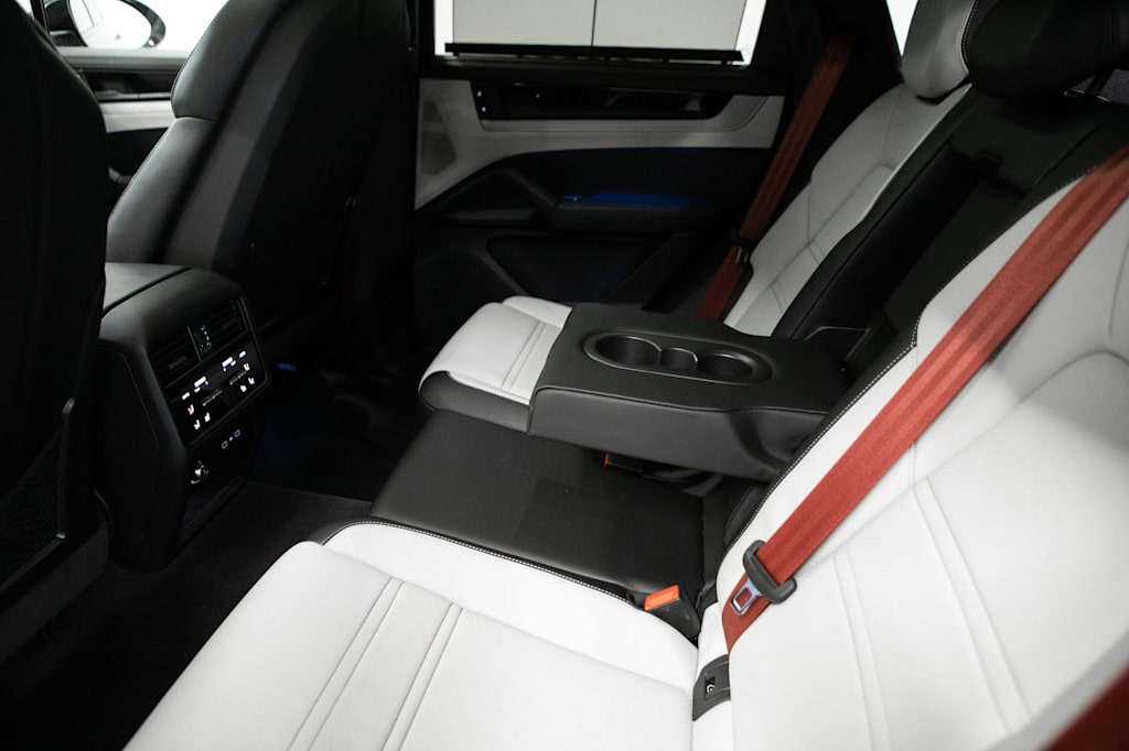 Thumbnail: 2026 Porsche Cayenne - 33