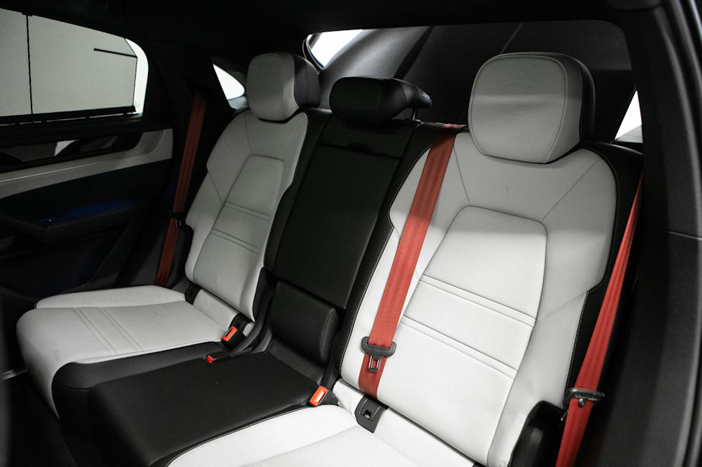 Thumbnail: 2026 Porsche Cayenne - 34