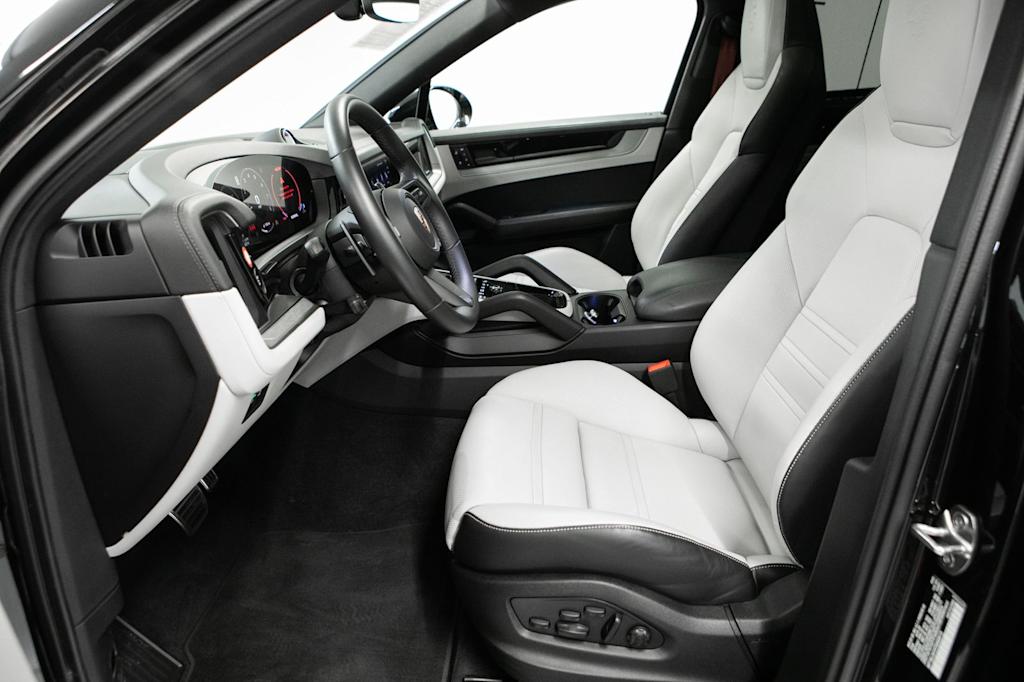 Thumbnail: 2026 Porsche Cayenne - 9