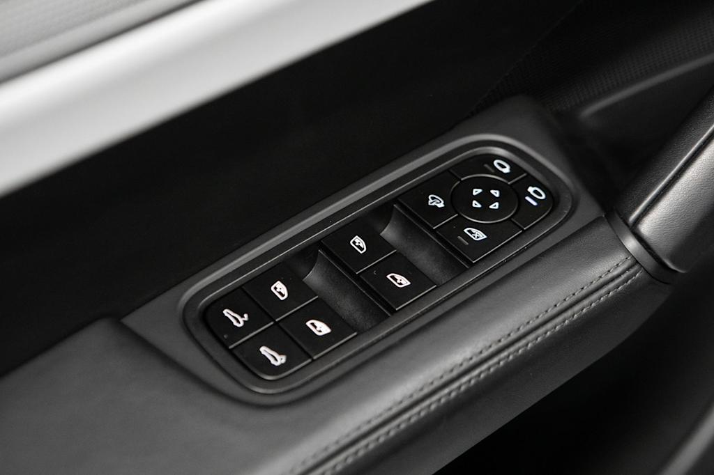 Thumbnail: 2026 Porsche Cayenne - 24