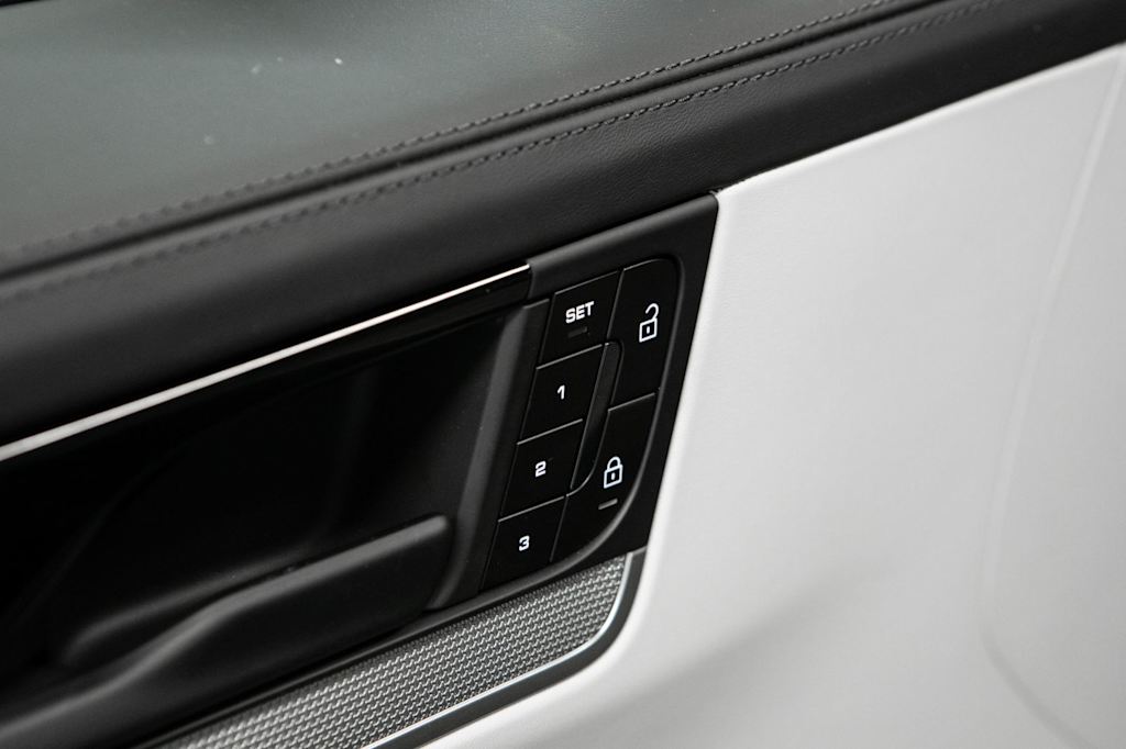 Thumbnail: 2026 Porsche Cayenne - 25