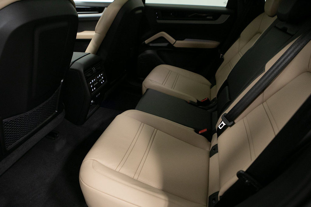 Thumbnail: 2026 Porsche Cayenne - 12