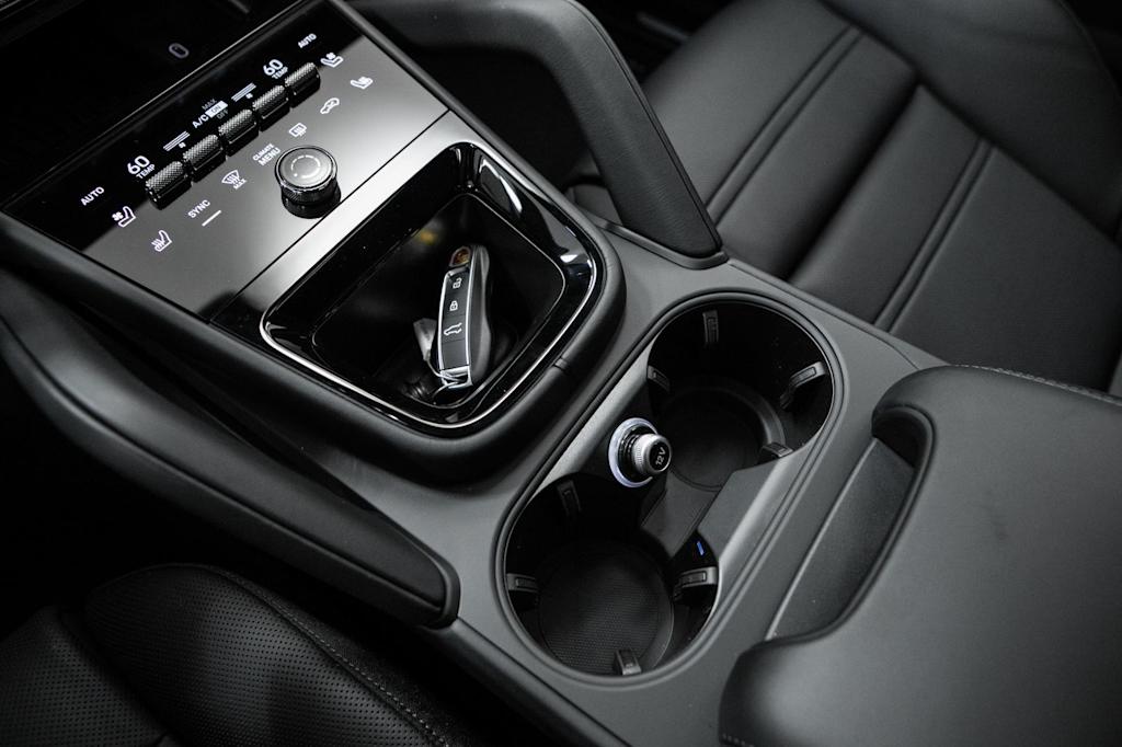 Thumbnail: 2026 Porsche Cayenne - 33
