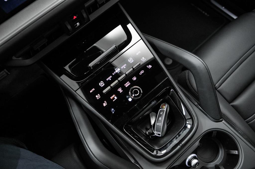 Thumbnail: 2026 Porsche Cayenne - 10