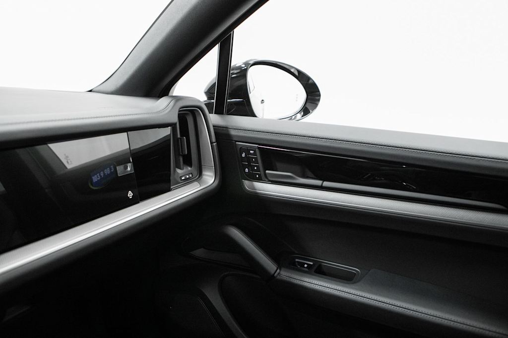 Thumbnail: 2026 Porsche Cayenne - 34