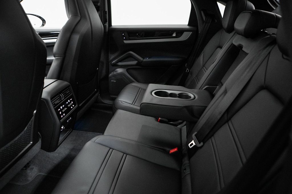 Thumbnail: 2026 Porsche Cayenne - 38