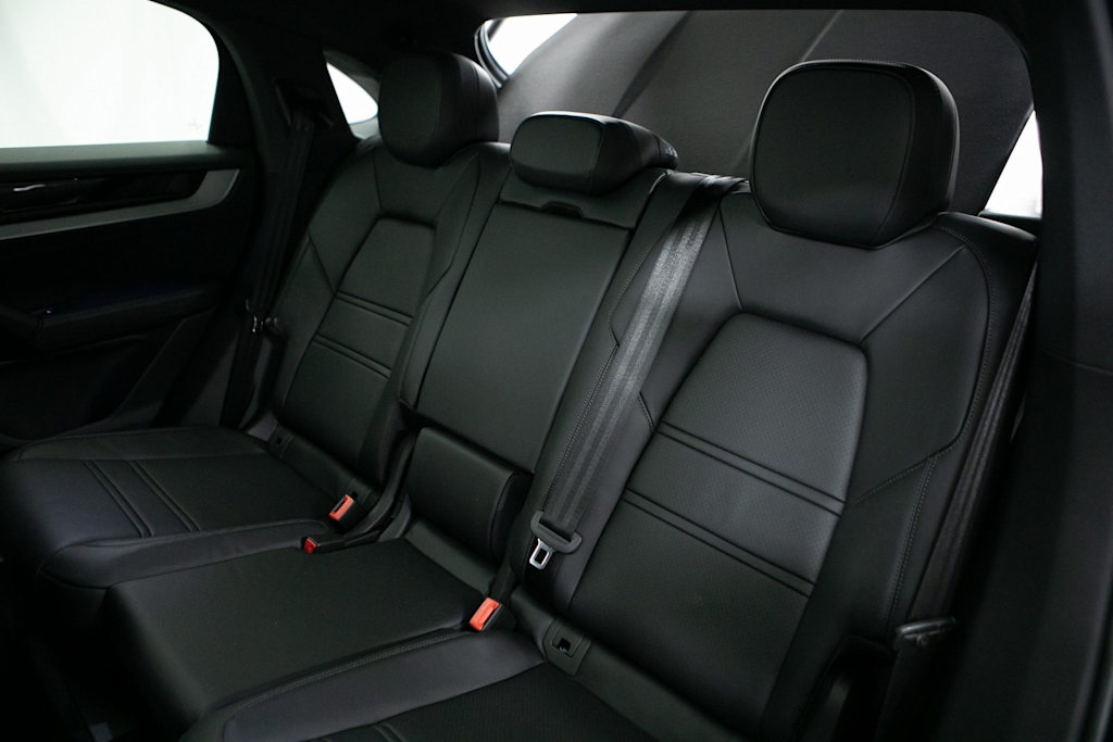 Thumbnail: 2026 Porsche Cayenne - 31