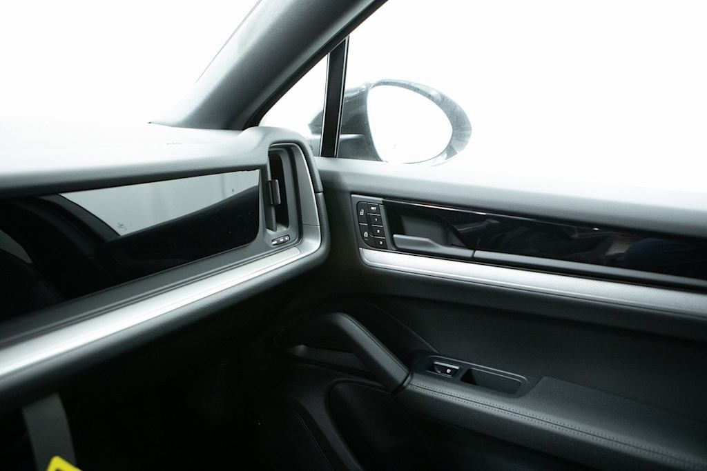 Thumbnail: 2026 Porsche Cayenne - 28