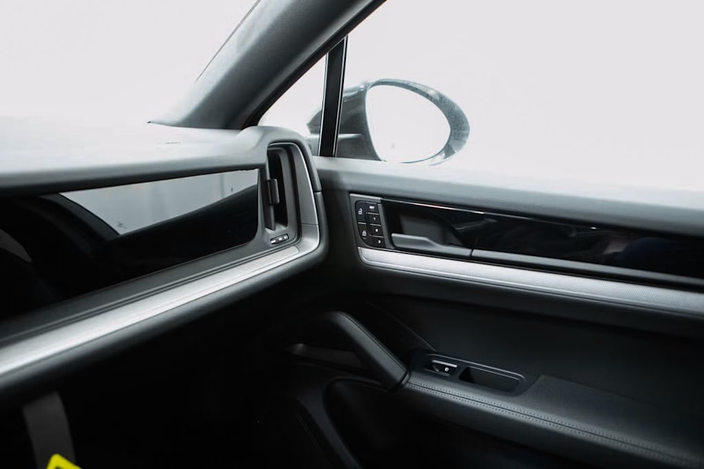 Thumbnail: 2026 Porsche Cayenne - 32