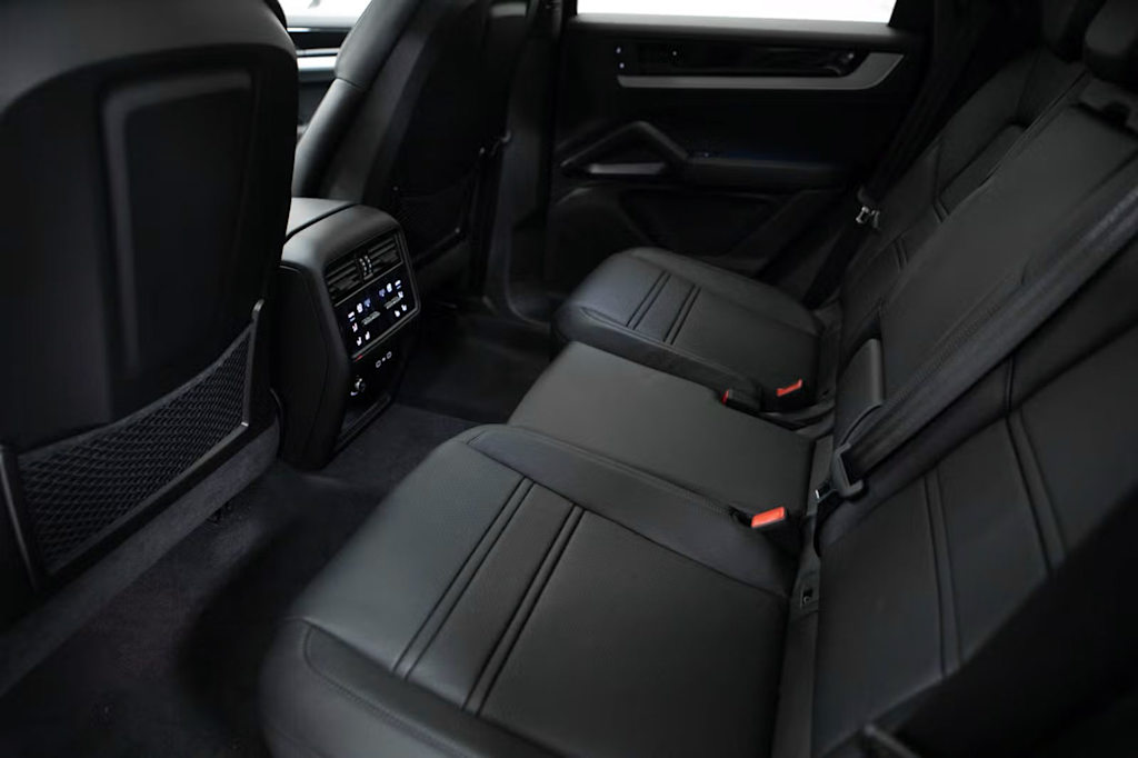 Thumbnail: 2026 Porsche Cayenne - 12