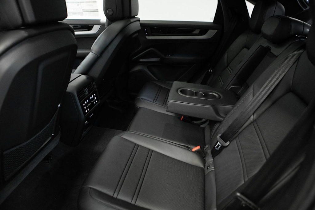 Thumbnail: 2026 Porsche Cayenne - 34