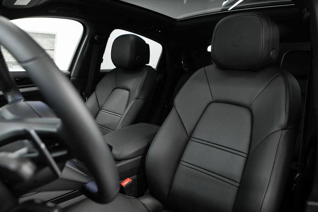 Thumbnail: 2026 Porsche Cayenne - 8