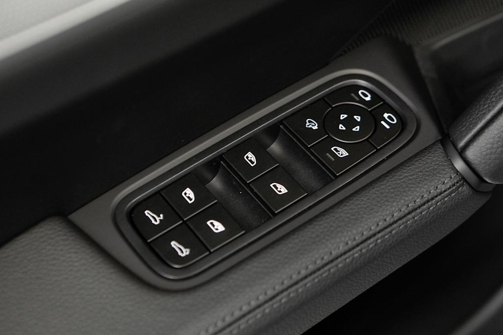Thumbnail: 2026 Porsche Cayenne - 24