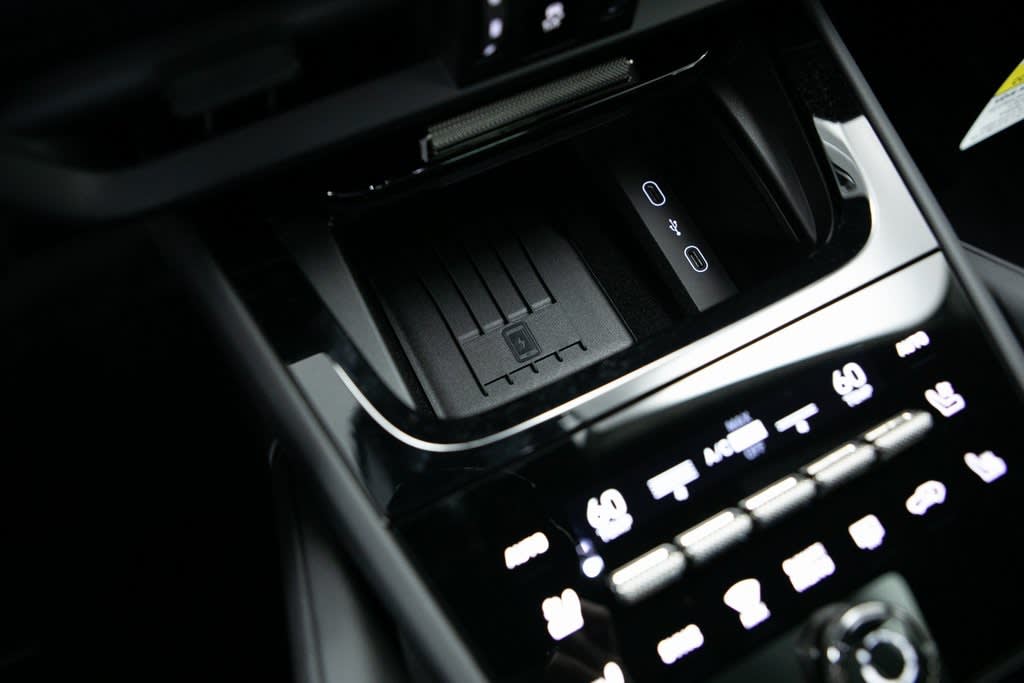 Thumbnail: 2026 Porsche Cayenne - 25