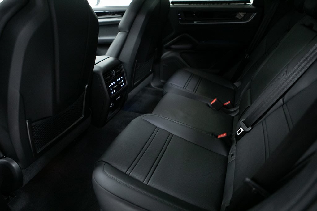 Thumbnail: 2026 Porsche Cayenne - 11
