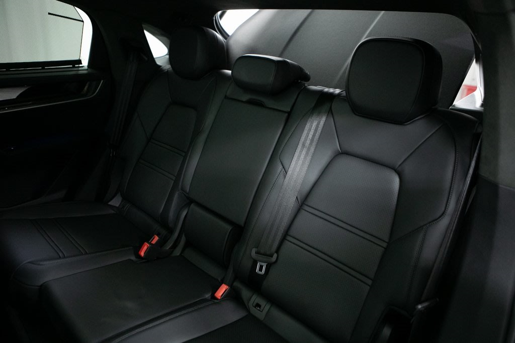 Thumbnail: 2026 Porsche Cayenne - 32