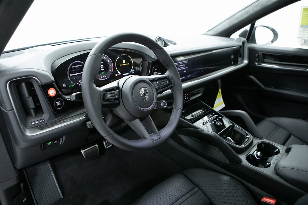 Thumbnail: 2026 Porsche Cayenne - 2